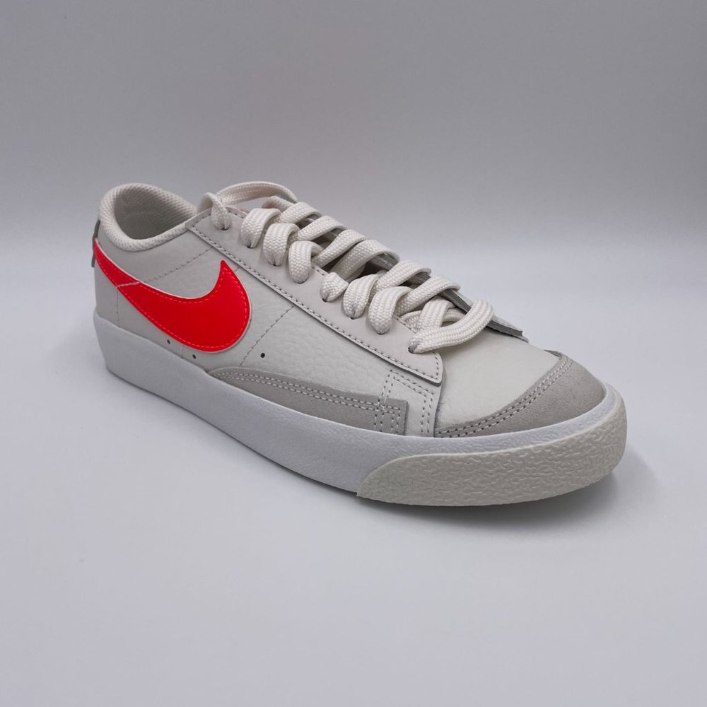 Nike Blazer Low ' 77 White / Crimson Womens Shoes - Picture 7 of 8
